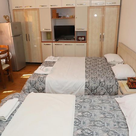 Elvi Aerd Apartment Berat Eksteriør bilde